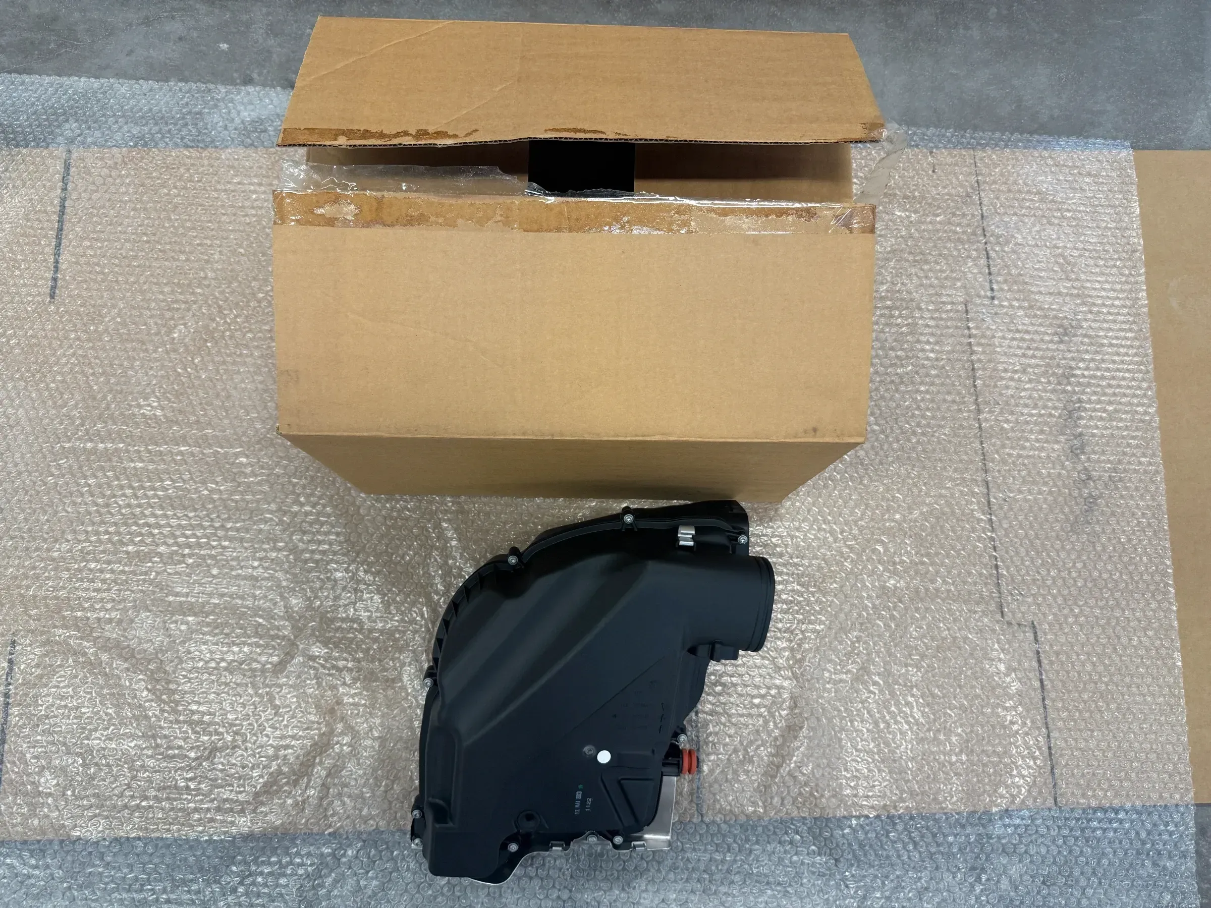 Original BMW X5/X6 E70/71/72 Ansauggeräuschdämpfer (5-8) 7577455 13717577455 NEU - Bild 1