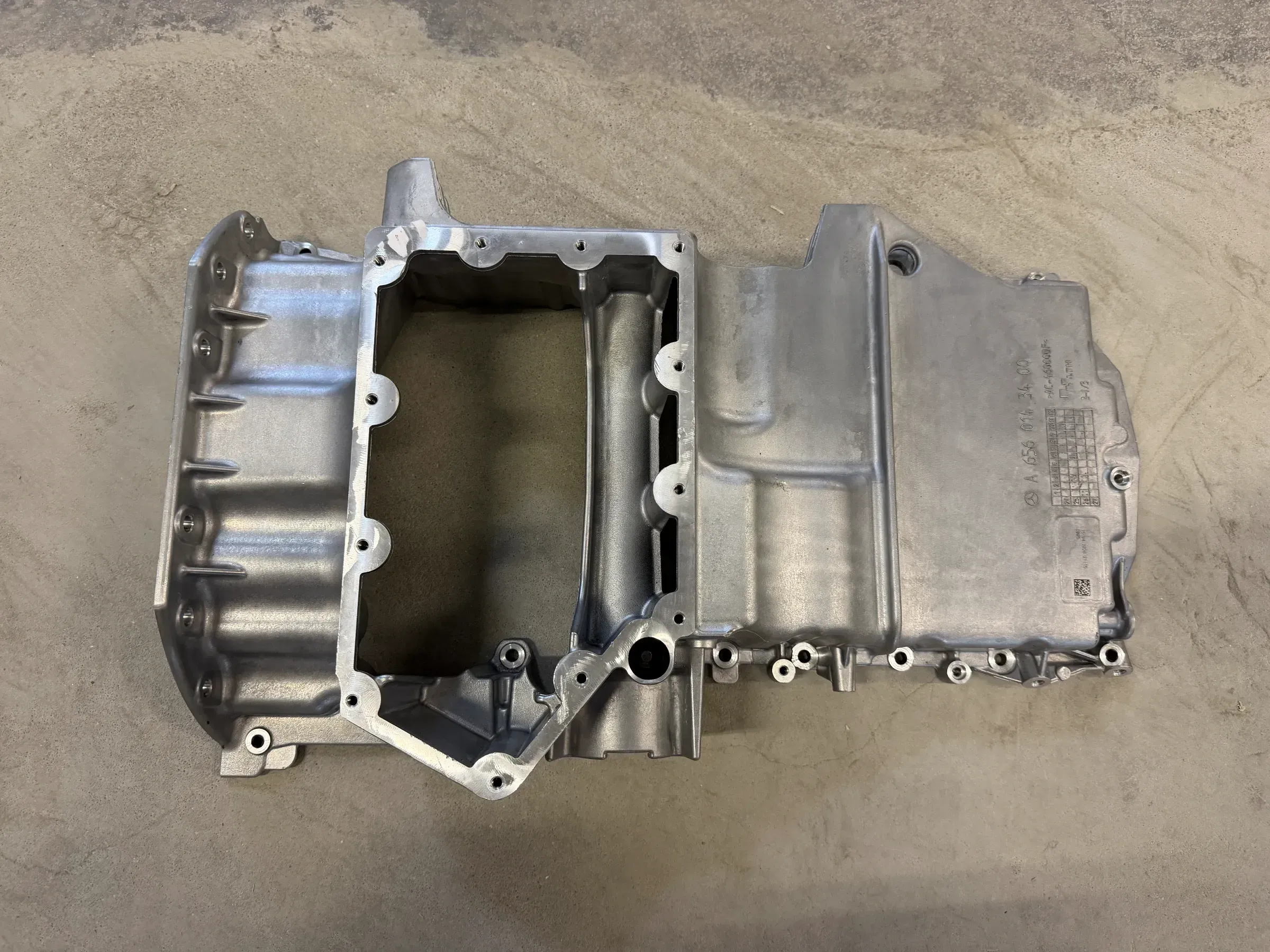 Original Mercedes-Benz OM656 Ölwanne A6560143400 NEU - Bild 1