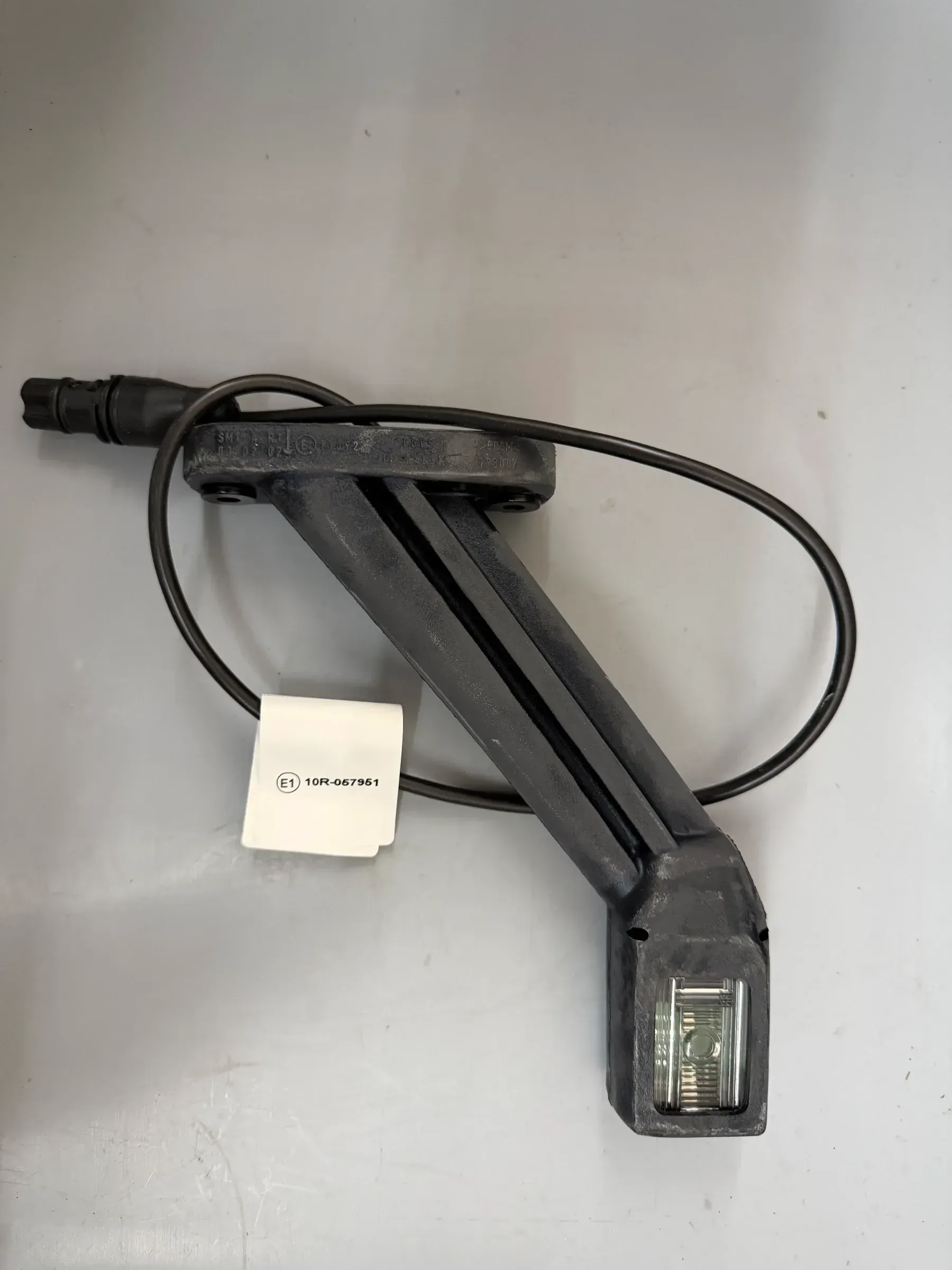 Original Hella Umrissleuchte 2XS 011 744-101 NEU - Bild 1