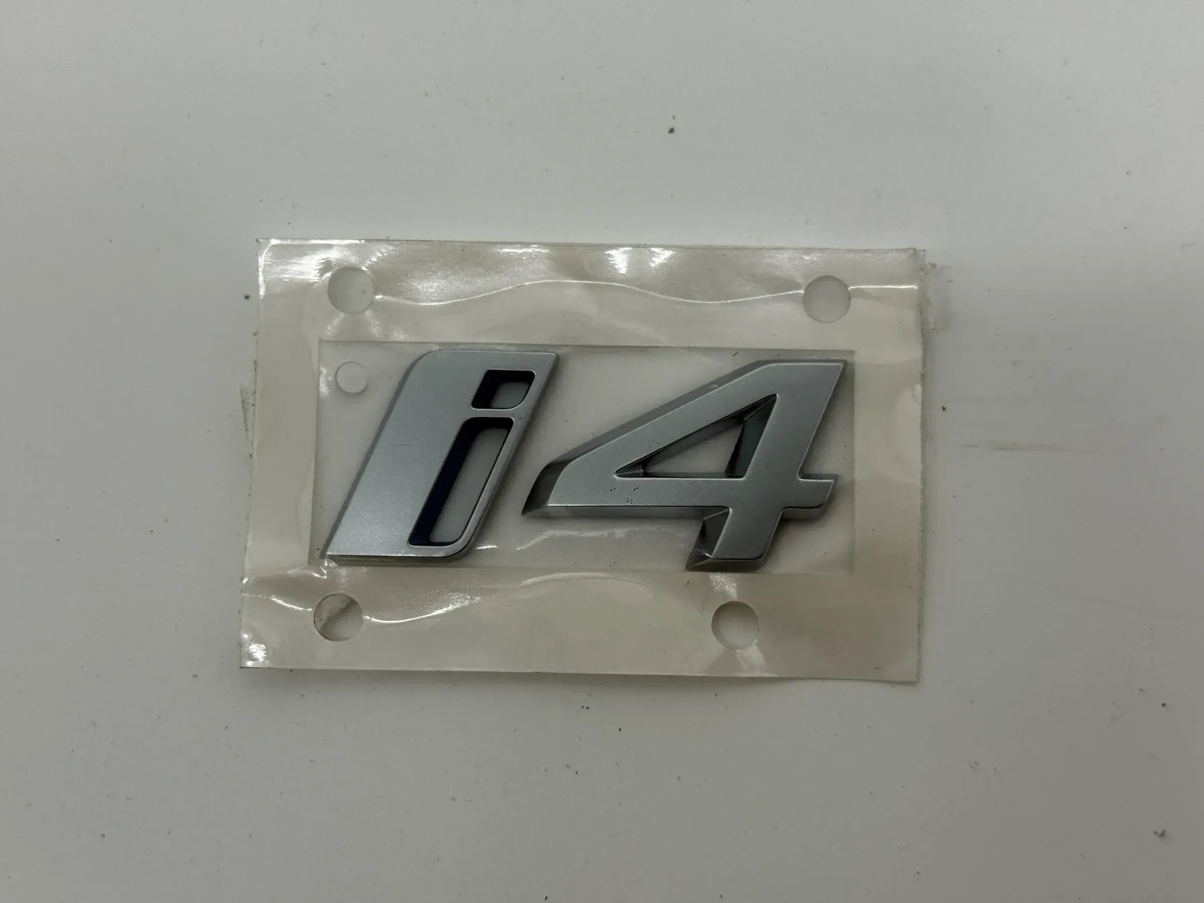 Original BMW Schriftzug i4 Perlglanz 5A42CF9 51145A42CF9 NEU - Bild 1