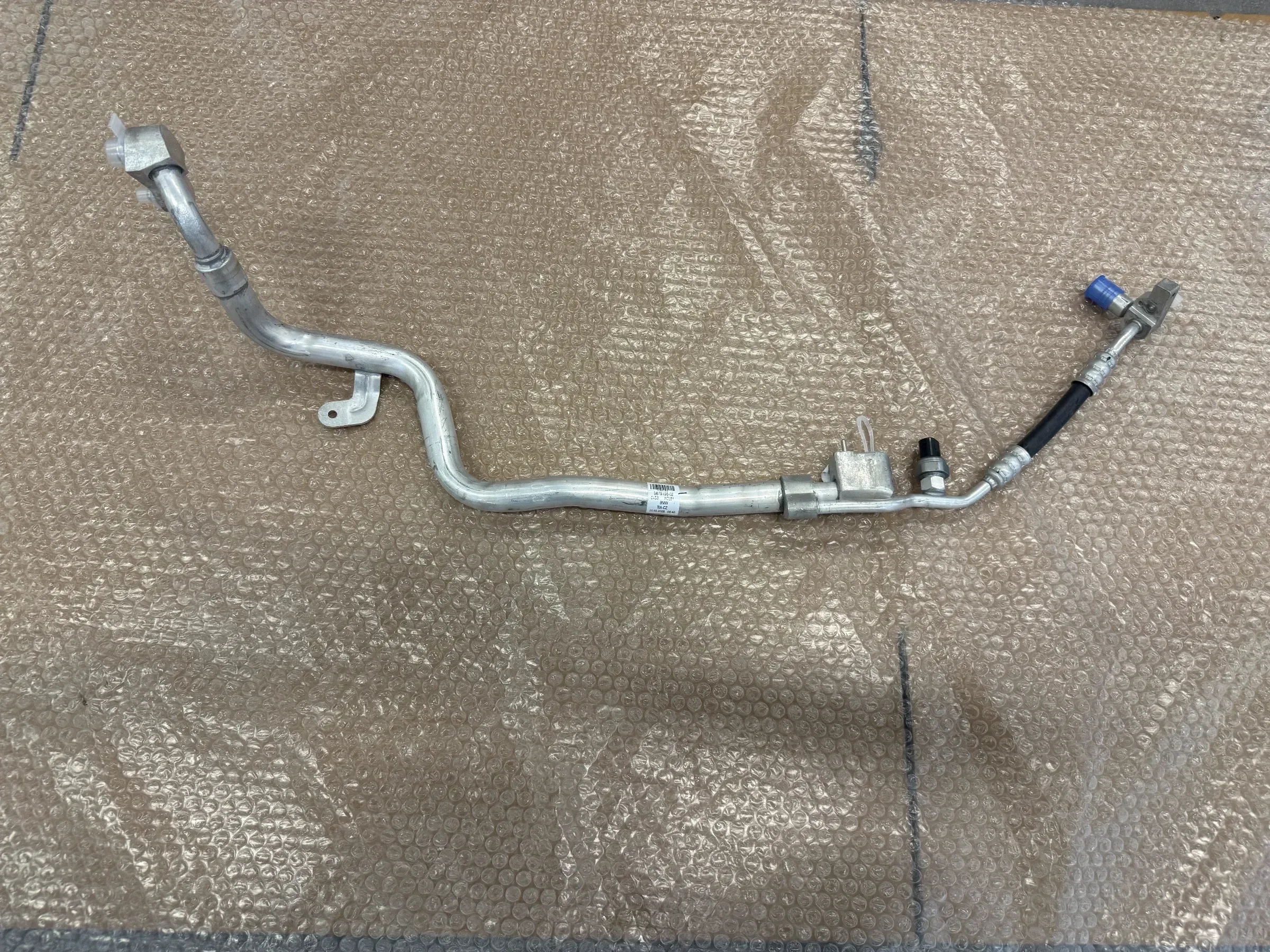 Original BMW Kältemittelleitung Doppelrohr (R1234YF) 9875198 64509875198 NEU - Bild 1