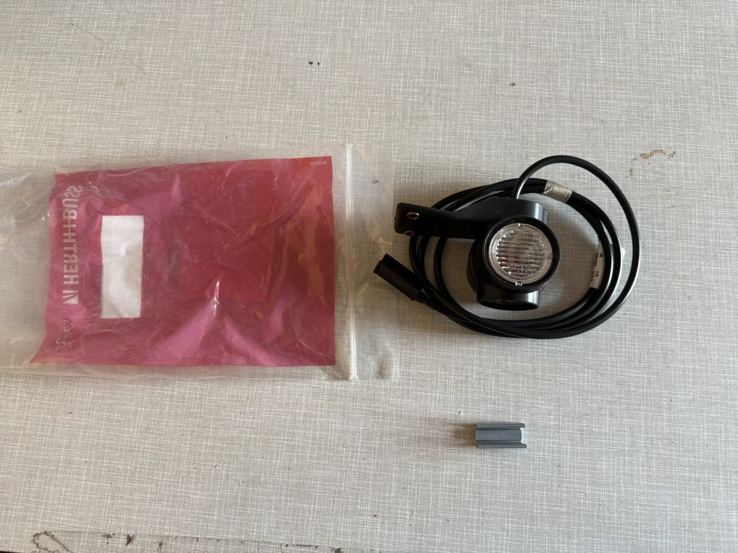 Original Herth+Buss Fahrzeugteile GmbH & Co. KG Umrissleuchte 82710346 NEU - Bild 1