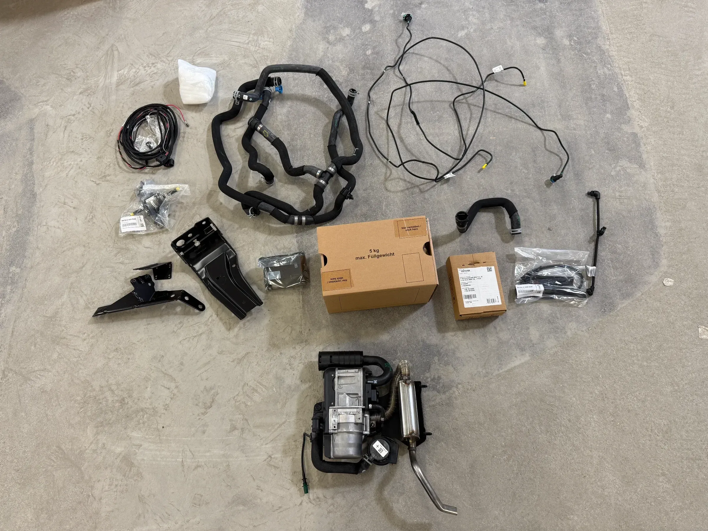 Original BMW X3/X4 G01/G02 Nachrüstsatz Standheizung 2458898 64502458898 NEU - Bild 1