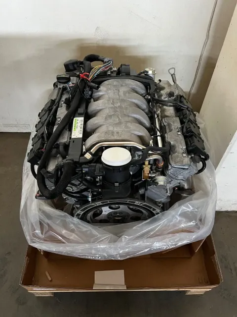 Background image for ORIGINAL Mercedes Benz M113 V8-Motor A1130108844*5,0 L*4.966 ccm*225kW*306PS*NEU