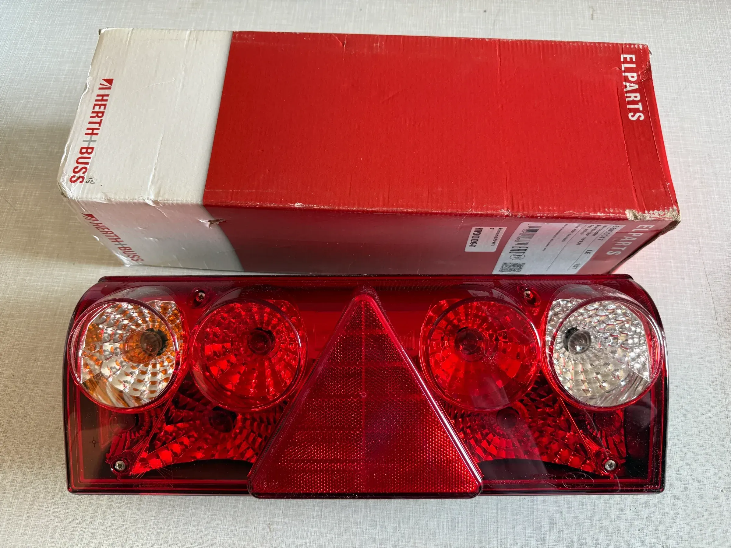 Original Herth+Buss Fahrzeugteile GmbH & Co. KG Heckleuchte links 83830047 NEU - Bild 1