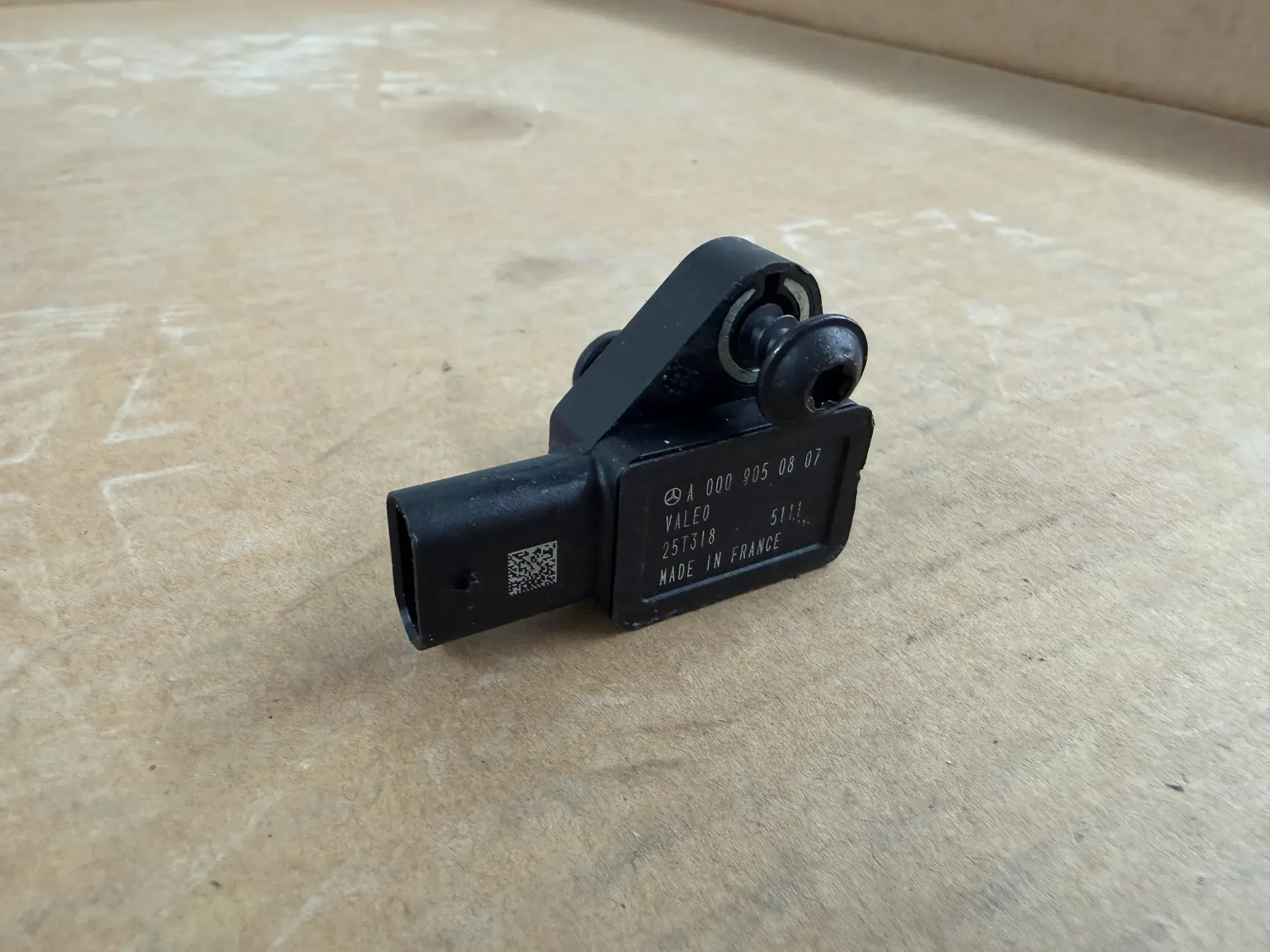 Original Mercedes-Benz  DRUCK- UND TEMP.SENSOR A0009050807 - Bild 1