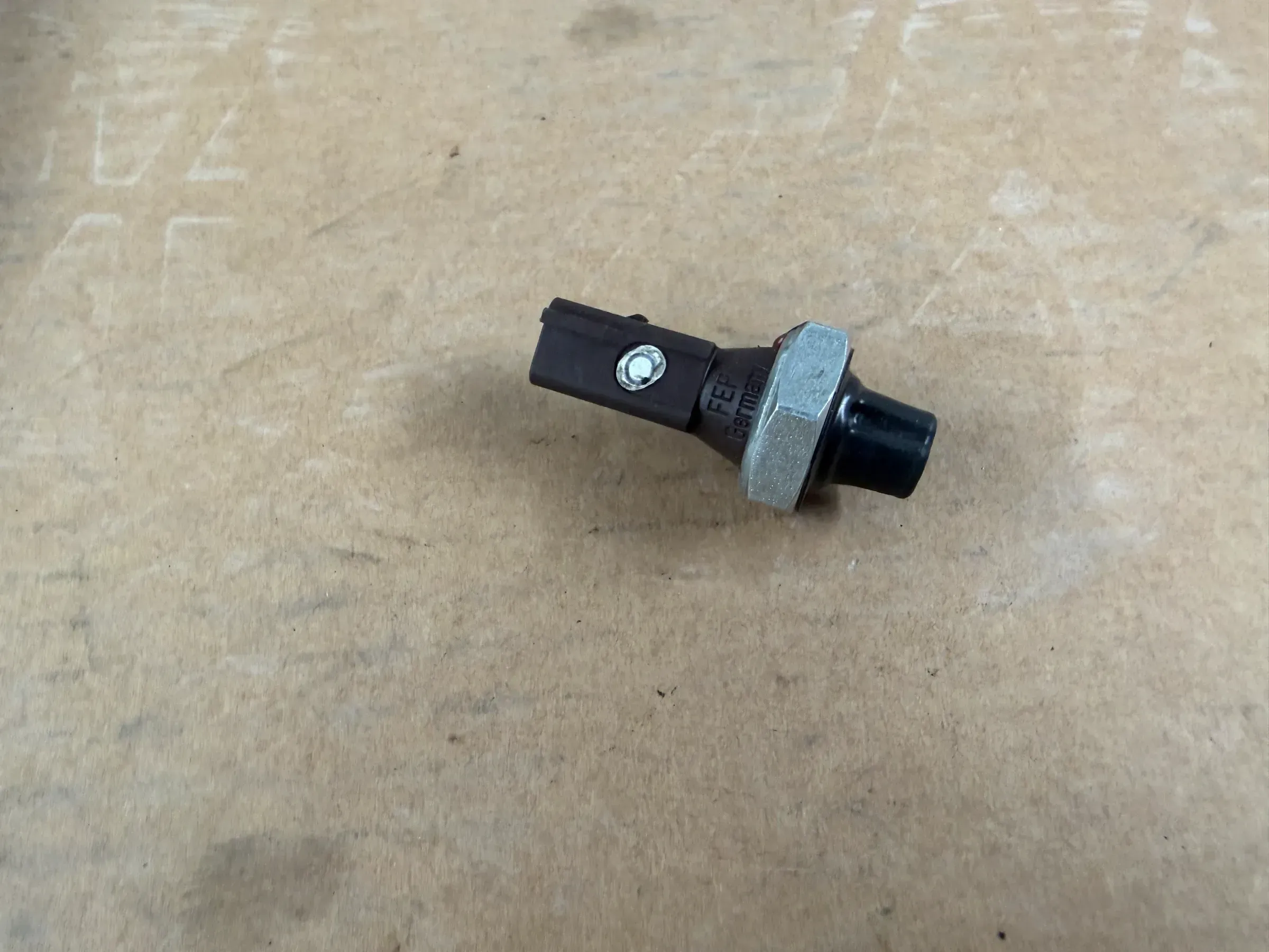 Original FEP Fahrzeugelektrik Pirna GmbH & Co. KG Öldruckschalter 038919081 NEU - Bild 1