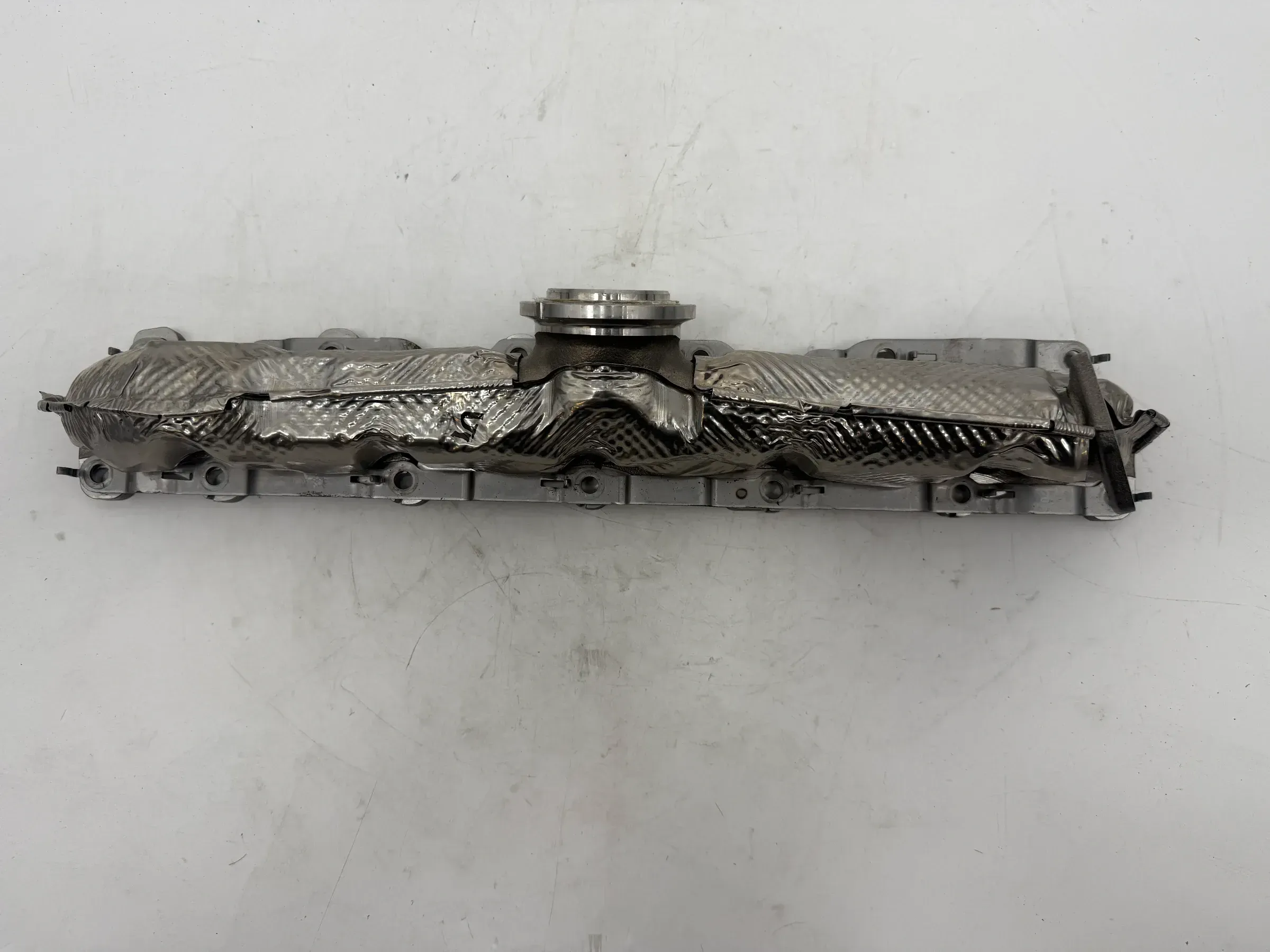 Original Mercedes-Benz OM656 Abgaskrümmer A6561400600 NEU - Bild 1