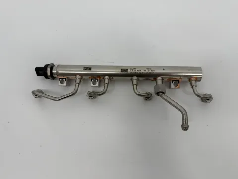Background image for Original BMW Einspritzrohr (Zyl. 5-8) 7852403 13537852403 NEU