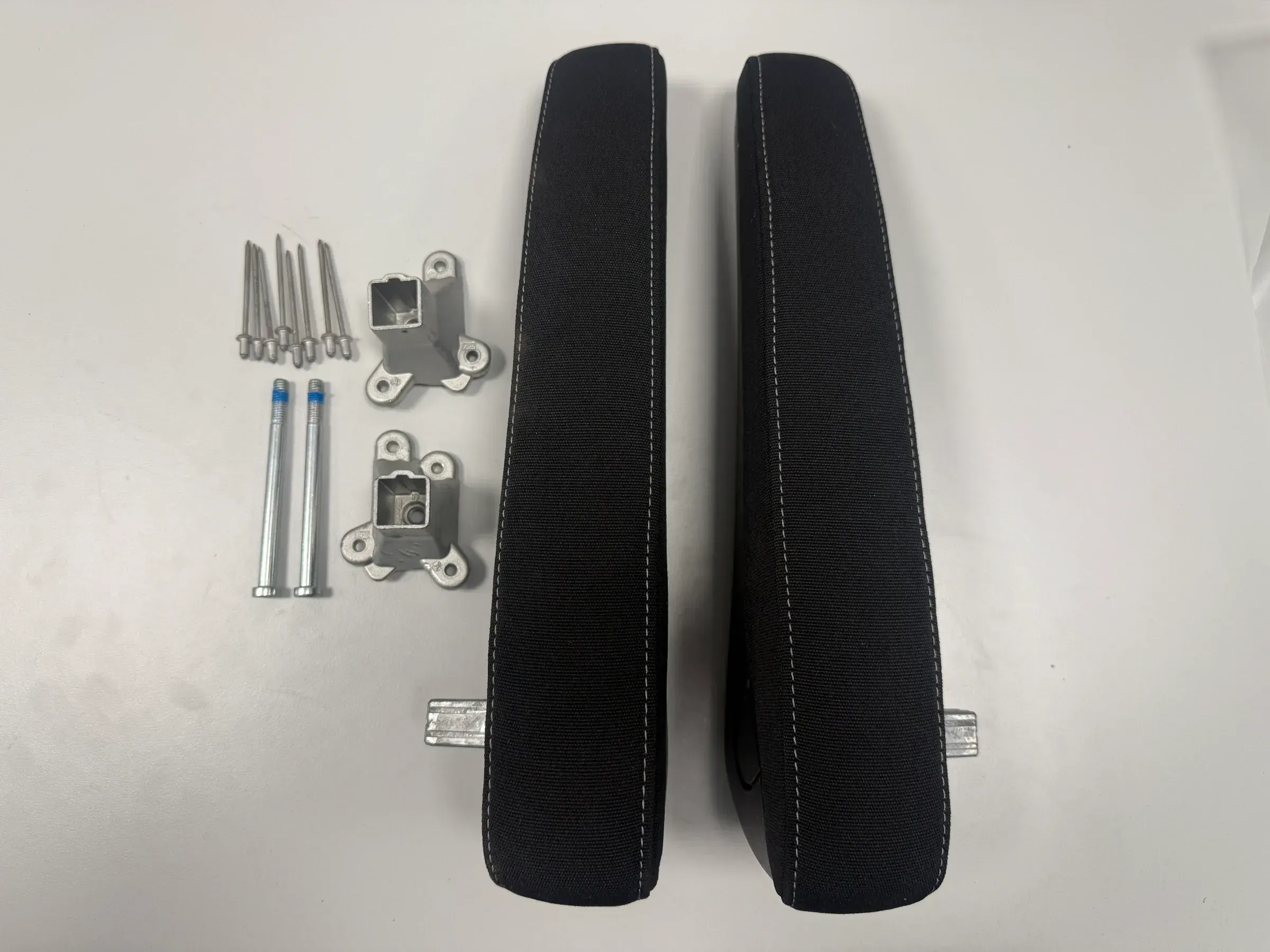 ORIG. Mercedes Benz W447 V-Klasse/Vito Armlehne rechts+links Stoff mit Montagesa - Bild 1