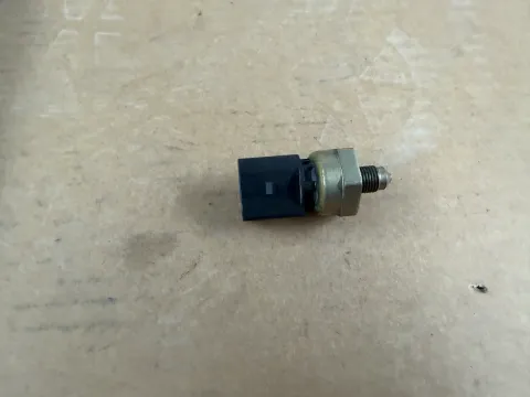 Background image for Original VW Kraftstoffdrucksensor 06H906054A