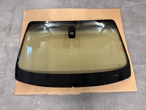 Background image for Original BMW E84 X1 Frontscheibe mit Regensensor 2990041 51312990041 NEU