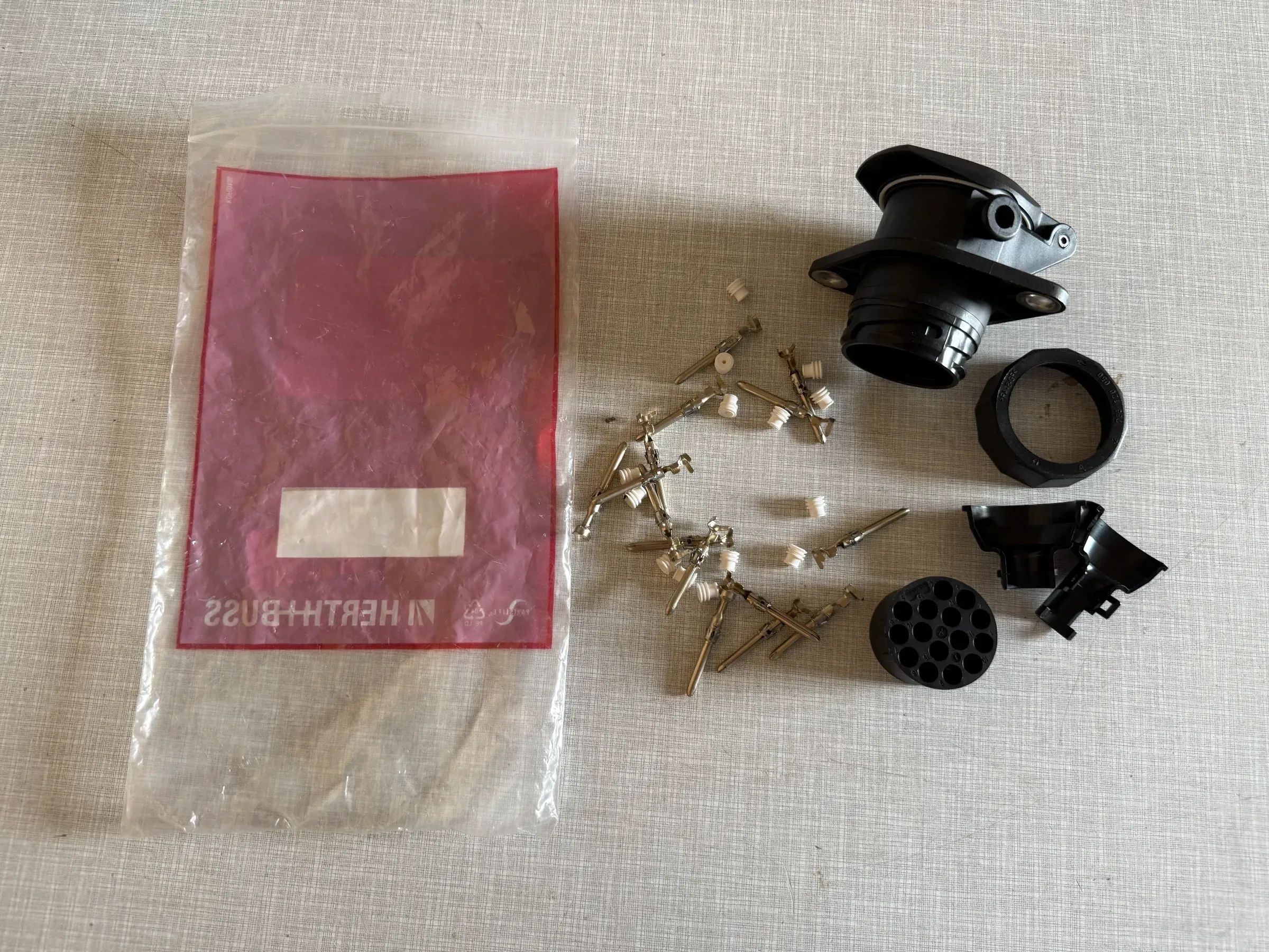 Original Herth+Buss Fahrzeugteile GmbH & Co. KG Anhängersteckdose 51305643 NEU - Bild 1