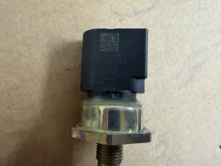 Original VW Kraftstoffdrucksensor 06H906054A NEU - Bild 3